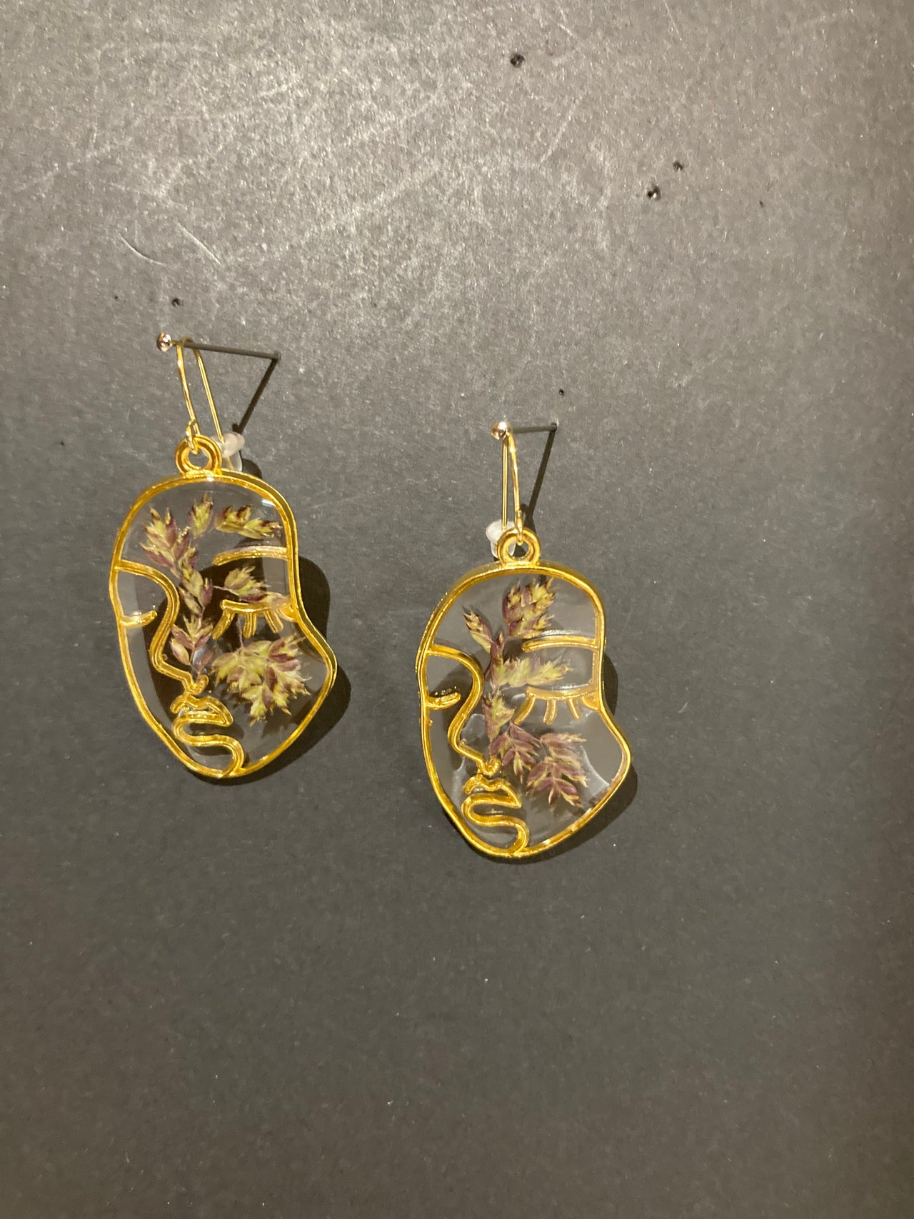Wild grass face earrings