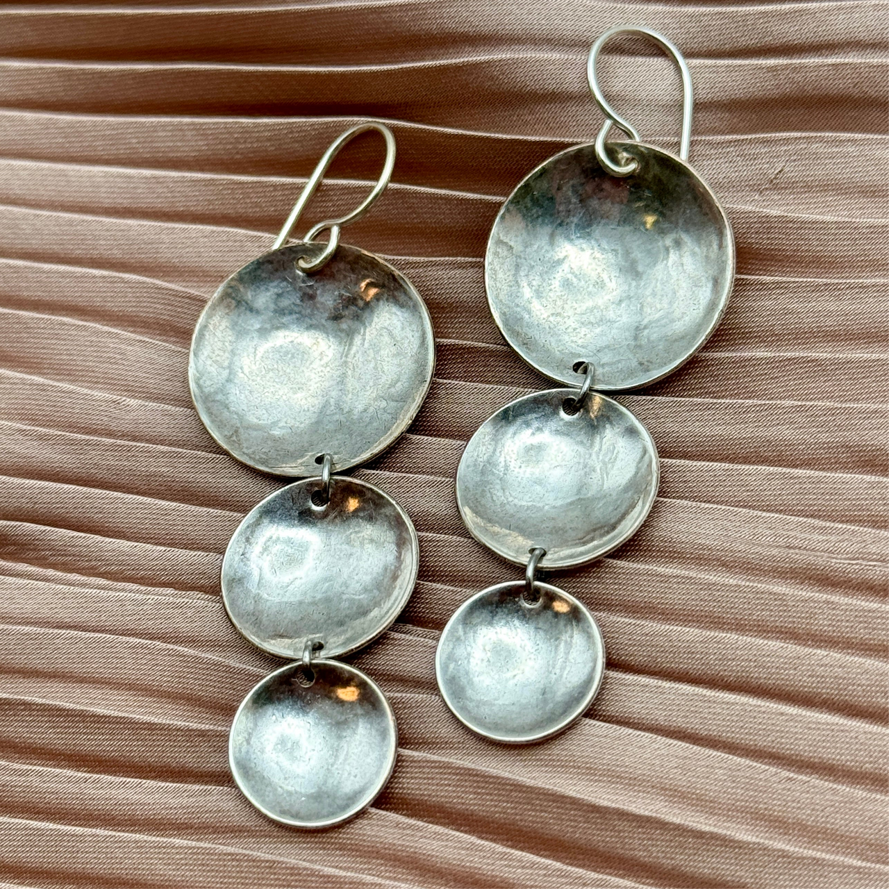 Pebble Earrings: Silver / Large