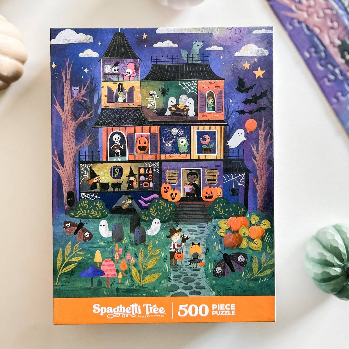 Spooky Manor 500 Piece Halloween Puzzle