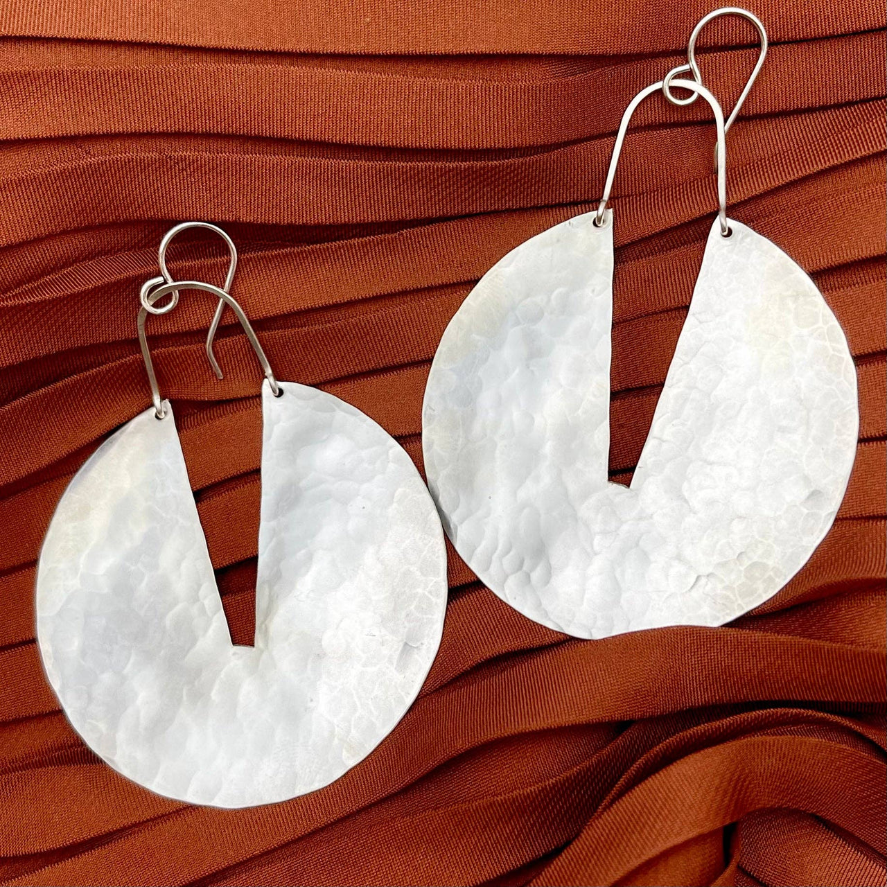 Good Measure Earrings: Gold / Large