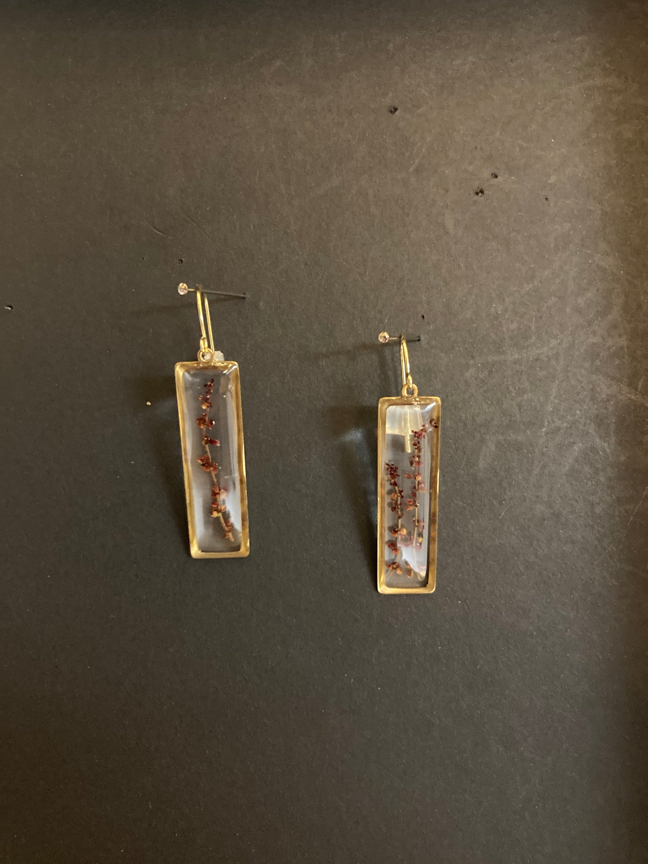 Red sorrel long towers earrings