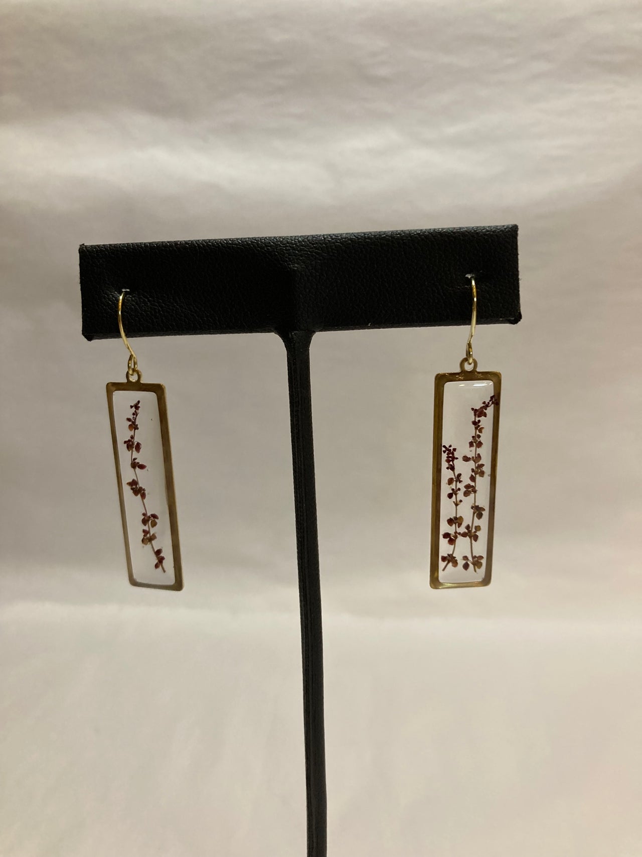 Red sorrel long towers earrings