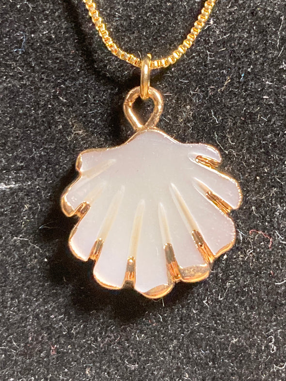 Framed Shell Pendant Necklace