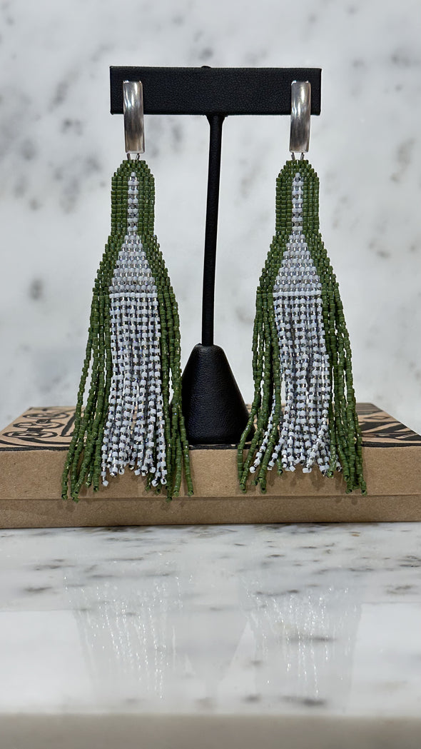 Monument 2.0 Earrings: Eye of Needle Collection